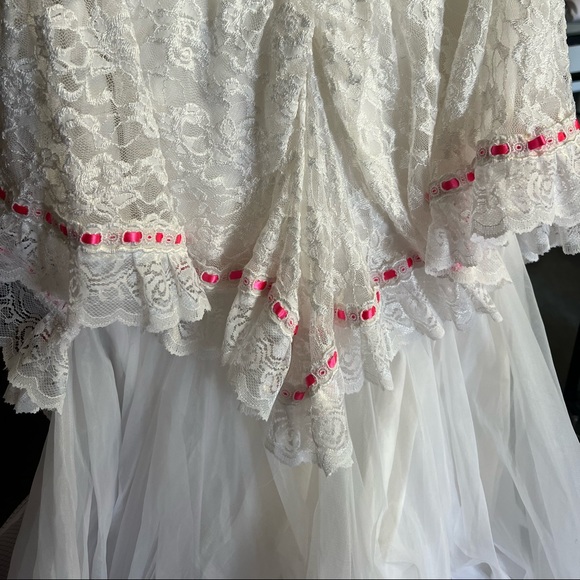 Veracruz Folklorico Dress - Picture 3 of 10